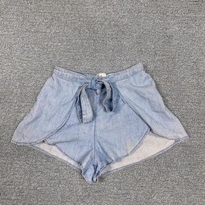 high-rise light blue-jean tie shorts